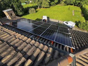 Installation photovoltaic panels Bent Tile Roofs 2
