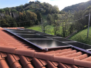 coppo staffa fissaggio pannelli fotovoltaici su coppi senza forare 3
