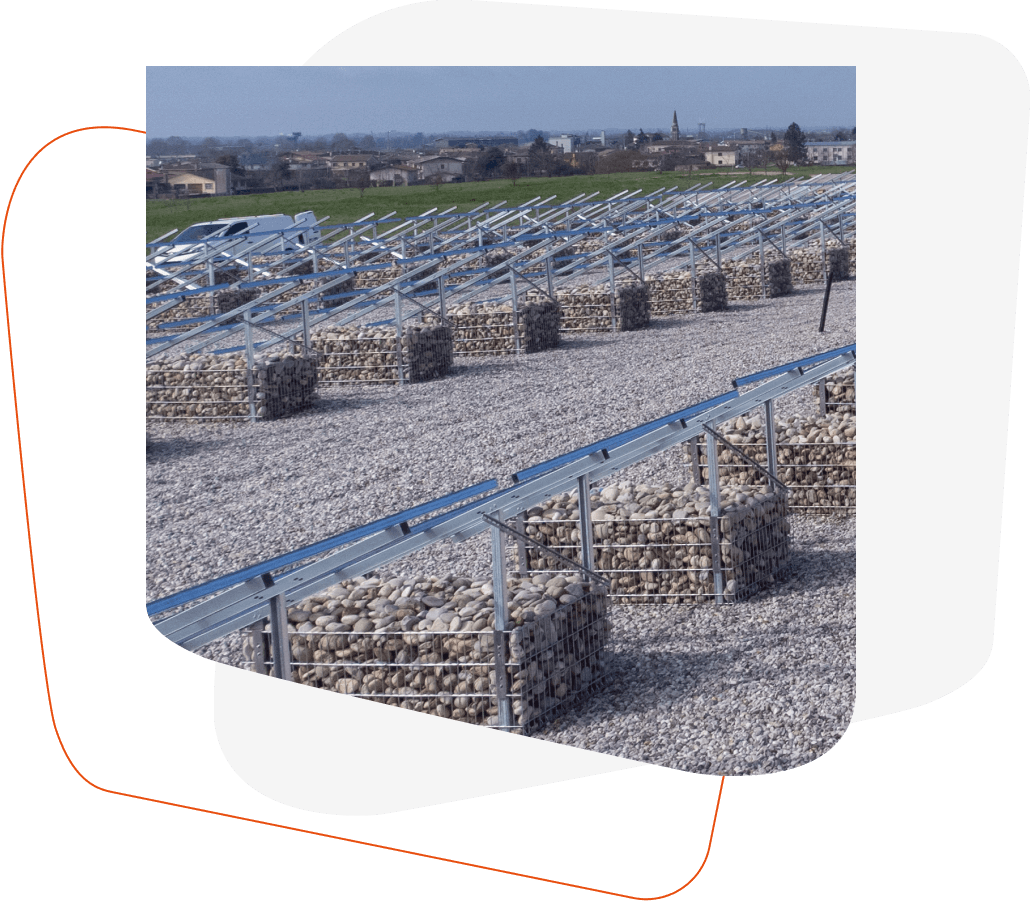 impianti-a-terra-gabbia-supporti-per-impianti-fotovoltaici-a-terra-strutture-e-sistemi-di-fissaggio-pannelli-solari-branded-01