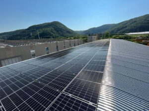 realizzazioni-staffe-per-fissaggio-pannelli-fotovoltaici-su-lamiera-grecata