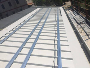 realizzazioni staffe per fissaggio pannelli fotovoltaici su lamiera grecata 2