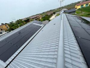 realizzazioni-staffe-per-fissaggio-pannelli-fotovoltaici-su-lamiera-grecata