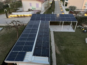 realizzazioni-staffe-per-fissaggio-pannelli-fotovoltaici-su-lamiera-grecata