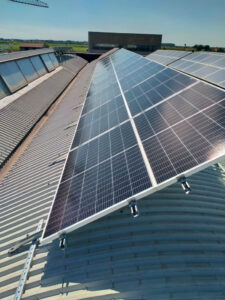 sistemi di fissaggio pannelli fotovoltaici per montaggio su tetto a cupolino 41