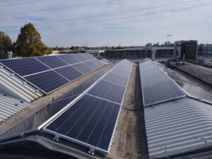sistemi-di-fissaggio-pannelli-fotovoltaici-per-montaggio-su-tetto-a-cupolino-longitudinale