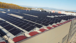 sistemi-di-fissaggio-pannelli-fotovoltaici-per-montaggio-su-tetto-a-cupolino-longitudinale