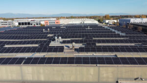 sistemi-di-fissaggio-pannelli-fotovoltaici-per-montaggio-su-tetto-a-cupolino-longitudinale