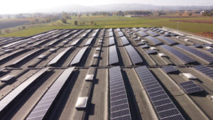 sistemi-di-fissaggio-pannelli-fotovoltaici-per-montaggio-su-tetto-a-cupolino-longitudinale-trave