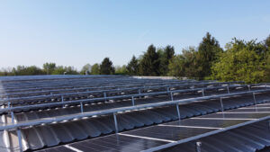 sistemi-di-fissaggio-pannelli-fotovoltaici-per-montaggio-su-tetto-a-cupolino-longitudinale-trave