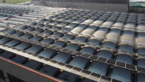 sistemi-di-fissaggio-pannelli-fotovoltaici-per-montaggio-su-tetto-a-cupolino-trasversale