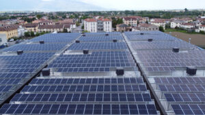 sistemi-di-fissaggio-pannelli-fotovoltaici-per-montaggio-su-tetto-con-shed