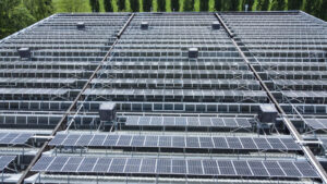 sistemi-di-fissaggio-pannelli-fotovoltaici-per-montaggio-su-tetto-con-shed