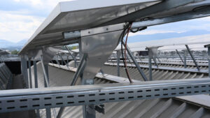 sistemi-di-fissaggio-pannelli-fotovoltaici-per-montaggio-su-tetto-con-shed