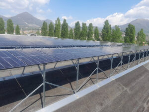 sistemi-di-fissaggio-pannelli-fotovoltaici-per-montaggio-su-tetto-con-shed
