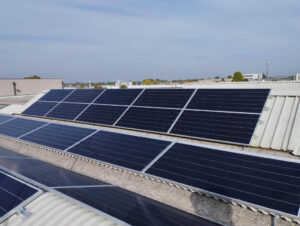 sistemi-di-fissaggio-pannelli-fotovoltaici-per-montaggio-su-tetto-con-shed