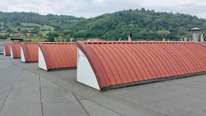 sistemi di fissaggio pannelli fotovoltaici per montaggio su tetto con shed Cantiere conceria tolio 22