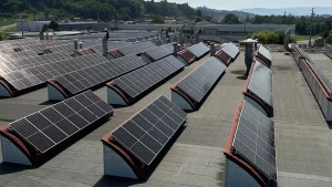 sistemi di fissaggio pannelli fotovoltaici per montaggio su tetto con shed Cantiere conceria tolio 23