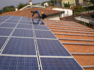 staffe per fissaggio pannelli fotovoltaici e solari su tegole 10