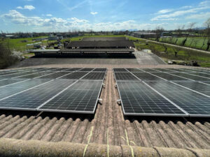 staffe-per-fissaggio-pannelli-fotovoltaici-e-solari-su-tegole