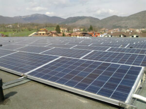 strutture per montaggio pannelli fotovoltaici su tetto piano a vela e est ovest 1