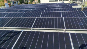 strutture per montaggio pannelli fotovoltaici su tetto piano a vela e est ovest 13