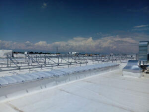 strutture per montaggio pannelli fotovoltaici su tetto piano a vela e est ovest 15
