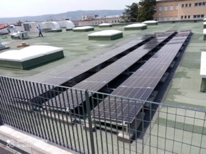 strutture per montaggio pannelli fotovoltaici su tetto piano a vela e est ovest 17