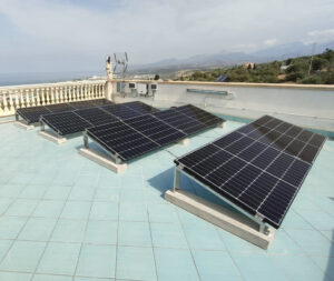 strutture per montaggio pannelli fotovoltaici su tetto piano a vela e est ovest 26