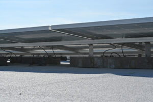 strutture-per-montaggio-pannelli-fotovoltaici-su-tetto-piano-a-vela-e-est-ovest