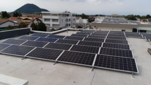 strutture per montaggio pannelli fotovoltaici su tetto piano a vela e est ovest 8