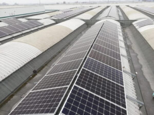 tetti cupolino longitudinale trave Sistemi di fissaggio pannelli fotovoltaici per montaggio su tetto a cupolino